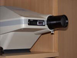 Projector for testing visual acuity